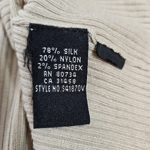 BCBGMaxazaria Beige Silk Blend V-Neck Sweater Black Floral Embroidery Medium - Picture 7 of 9